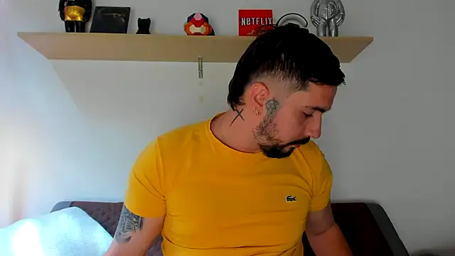 camilo restrepo21 online show from January 14, 2025, 6:38 pm