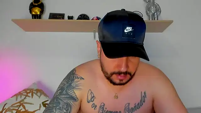 camilo restrepo21 online show from September 19, 2025, 12:12 am