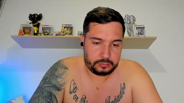 camilo restrepo21 online show from May 7, 2026, 2:17 am