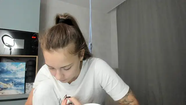 Snapshot of why_again_me chatting on September 27, 2025, 6:02 pm why again me online show from September 27, 2025, 6:02 pm