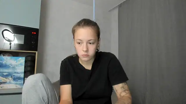 Snapshot of why_again_me chatting on September 30, 2025, 6:46 pm why again me online show from September 30, 2025, 6:46 pm