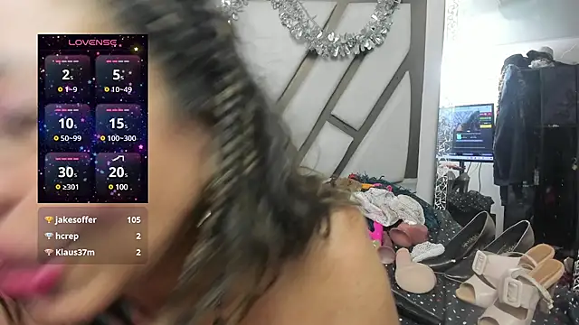 matureluna online show from March 5, 2025, 9:15 pm