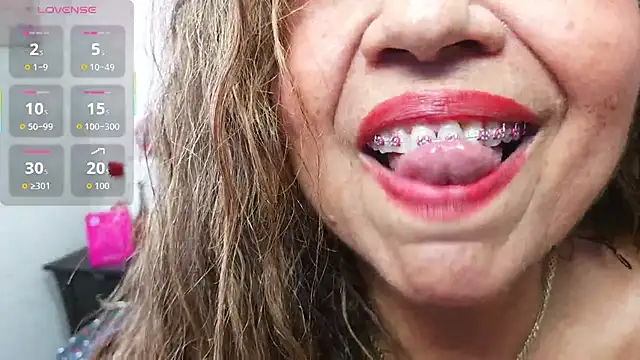 matureluna online show from March 14, 2026, 4:56 pm