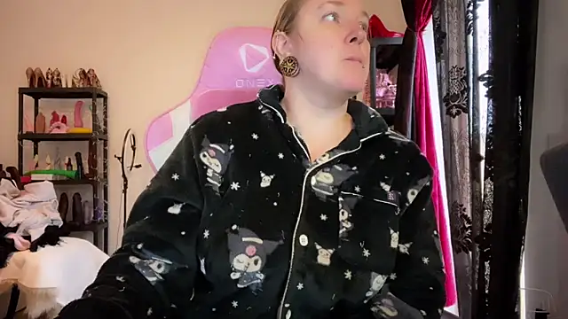 kisicaxx online show from January 16, 2026, 8:40 am