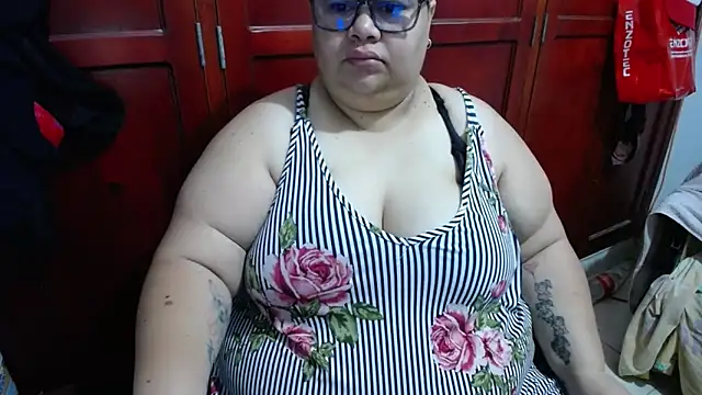 hotlesby4uxxx online show from May 23, 2026, 1:48 pm