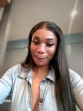 Snapshot of __Nessa__ chatting on September 28, 2025, 11:04 am   Nessa   online show from September 28, 2025, 11:04 am