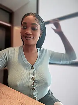 Snapshot of __Nessa__ chatting on October 4, 2025, 11:19 am   Nessa   online show from October 4, 2025, 11:19 am