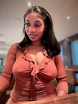 Snapshot of __Nessa__ chatting on October 17, 2025, 11:13 am   Nessa   online show from October 17, 2025, 11:13 am