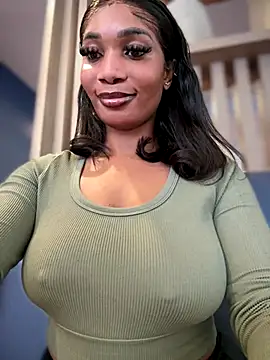 Snapshot of __Nessa__ chatting on October 26, 2025, 11:49 am   Nessa   online show from October 26, 2025, 11:49 am