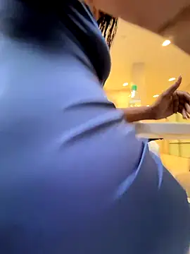   Nessa   online show from December 21, 2025, 1:18 pm