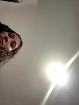 Snapshot of IrisBlues chatting on December 17, 2025, 4:57 pm IrisBlues online show from December 17, 2025, 4:57 pm