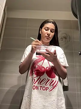 Snapshot of IrisBlues chatting on March 15, 2026, 5:19 pm IrisBlues online show from March 15, 2026, 5:19 pm