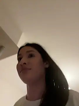 Snapshot of IrisBlues chatting on March 17, 2026, 4:43 pm IrisBlues online show from March 17, 2026, 4:43 pm