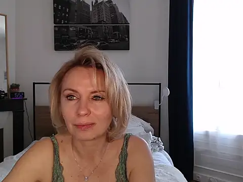 ADreamLady online show from March 18, 2026, 2:53 pm