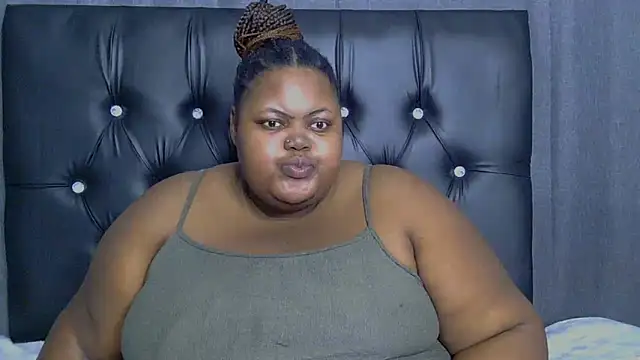 Snapshot of BbwEbonyQueen95 chatting on September 15, 2025, 9:37 pm BbwEbonyQueen95 online show from September 15, 2025, 9:37 pm