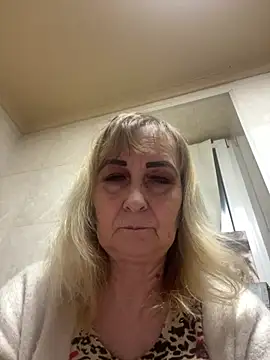 Irina2909xh online show from February 16, 2025, 4:32 pm