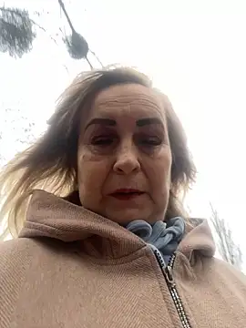 Irina2909xh online show from November 26, 2025, 7:53 am