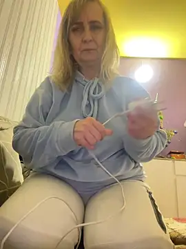 Irina2909xh online show from February 1, 2026, 9:46 pm