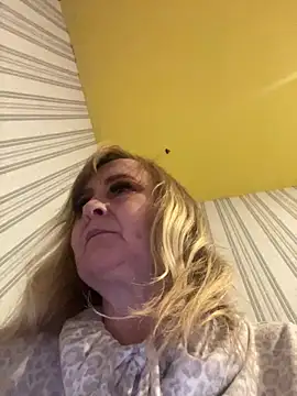 Irina2909xh online show from February 12, 2026, 10:27 pm