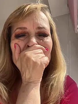 Irina2909xh online show from May 5, 2026, 11:07 am