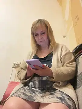 Irina2909xh online show from May 5, 2026, 11:35 pm