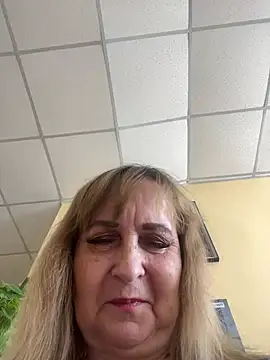 Irina2909xh online show from July 28, 2026, 9:04 am