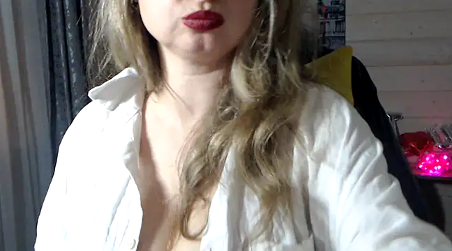 RubiLakros online show from February 18, 2025, 7:41 pm