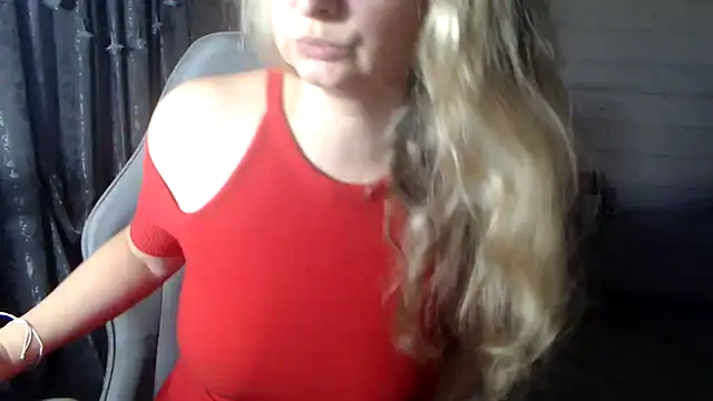 RubiLakros online show from November 14, 2025, 11:31 am