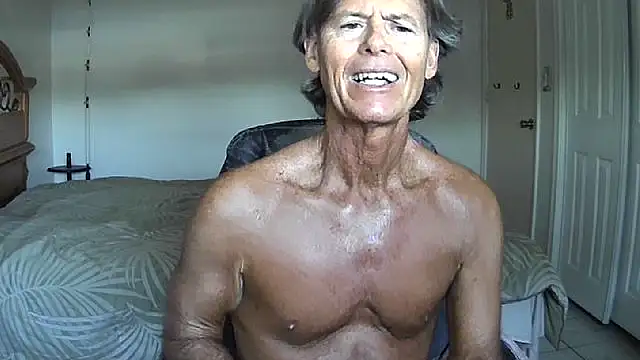 nakeedcowboi65 online show from May 4, 2026, 11:39 am