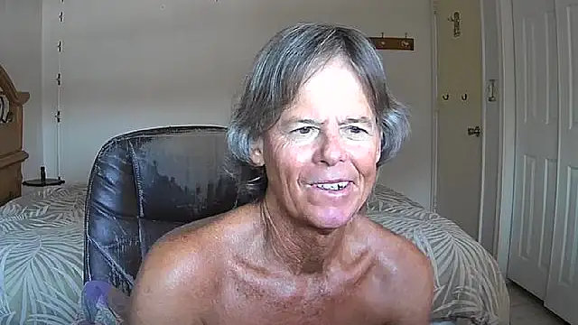 nakeedcowboi65 online show from July 28, 2026, 12:48 pm