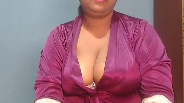 naughtyboobs38dd online show from June 18, 2026, 4:44 pm