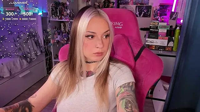 ChloeKohaku online show from October 22, 2025, 10:59 am