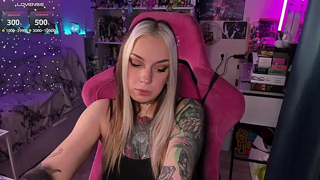 ChloeKohaku online show from December 19, 2025, 6:20 am