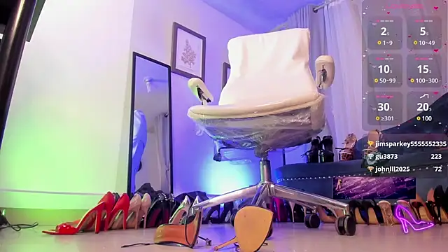 Ashley leon  online show from December 15, 2024, 5:20 pm