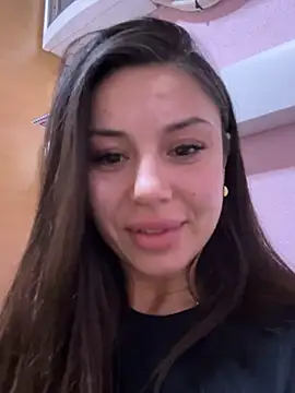 Snapshot of AmiraRosse chatting on February 28, 2025, 6:10 am AmiraRosse online show from February 28, 2025, 6:10 am