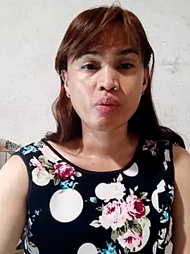 QueenSoreal online show from September 9, 2025, 6:07 pm