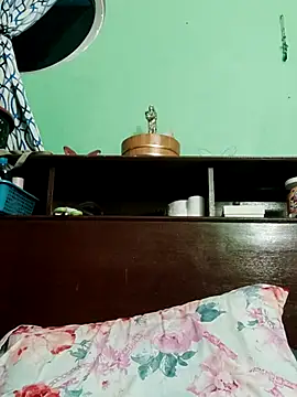 Snapshot of QueenSoreal chatting on March 17, 2026, 4:32 pm QueenSoreal online show from March 17, 2026, 4:32 pm