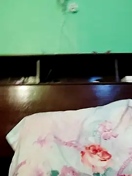 Snapshot of QueenSoreal chatting on March 27, 2026, 12:38 am QueenSoreal online show from March 27, 2026, 12:38 am