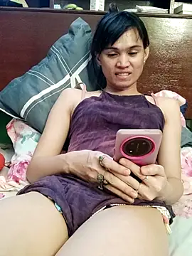 QueenSoreal online show from May 10, 2026, 5:34 am