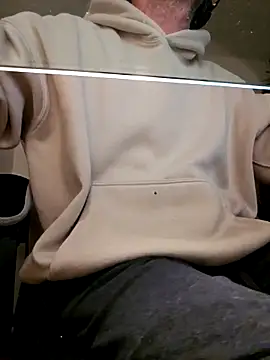 Snapshot of verylargecock chatting on September 14, 2025, 11:04 pm verylargecock online show from September 14, 2025, 11:04 pm