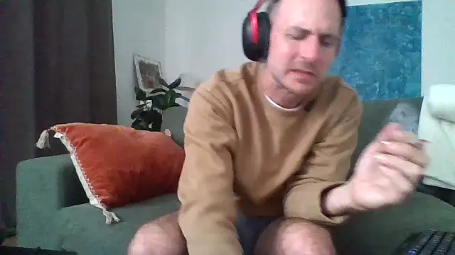 Snapshot of verylargecock chatting on September 22, 2025, 12:40 pm verylargecock online show from September 22, 2025, 12:40 pm