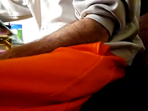 Snapshot of verylargecock chatting on October 29, 2025, 5:42 am verylargecock online show from October 29, 2025, 5:42 am