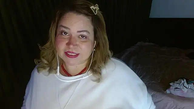 bella savati online show from January 3, 2025, 2:54 am