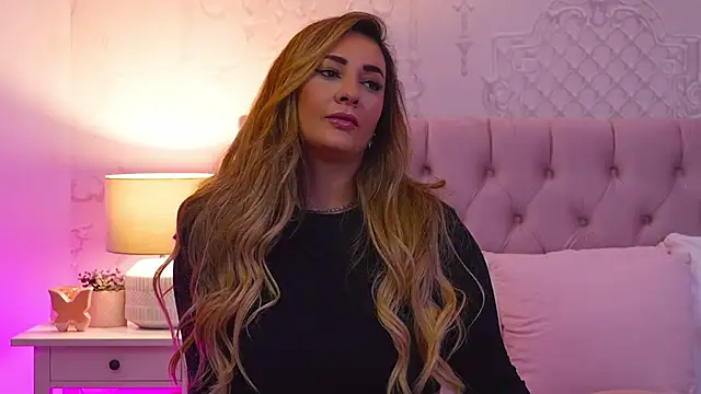 Snapshot of YaaraCollins chatting on November 26, 2025, 7:26 pm YaaraCollins online show from November 26, 2025, 7:26 pm