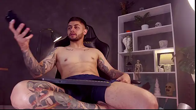 alessandro duty online show from October 18, 2025, 3:31 am