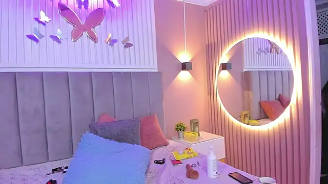 chantall1375 online show from December 26, 2024, 11:13 pm