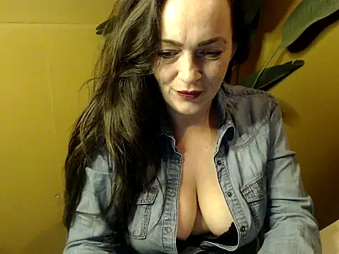 cloe85nl online show from December 18, 2024, 1:34 pm