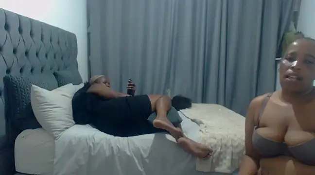 Samantha69x online show from March 19, 2025, 6:01 pm