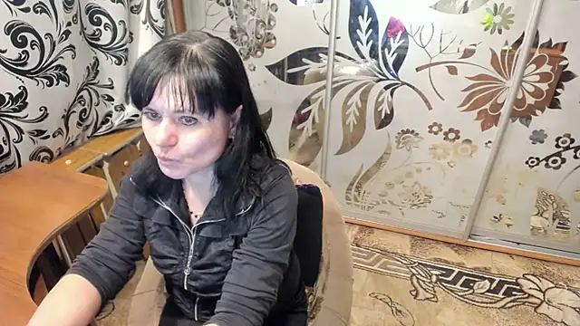 Snapshot of EVILENSA chatting on February 24, 2025, 4:58 pm EVILENSA online show from February 24, 2025, 4:58 pm