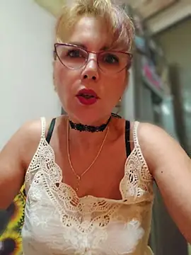 elacoquette online show from June 12, 2026, 5:34 pm